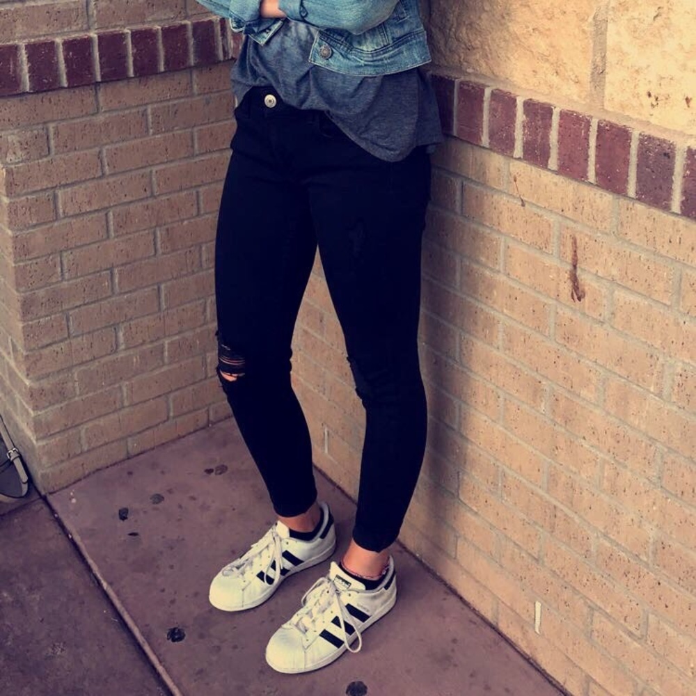 black skinny jeans